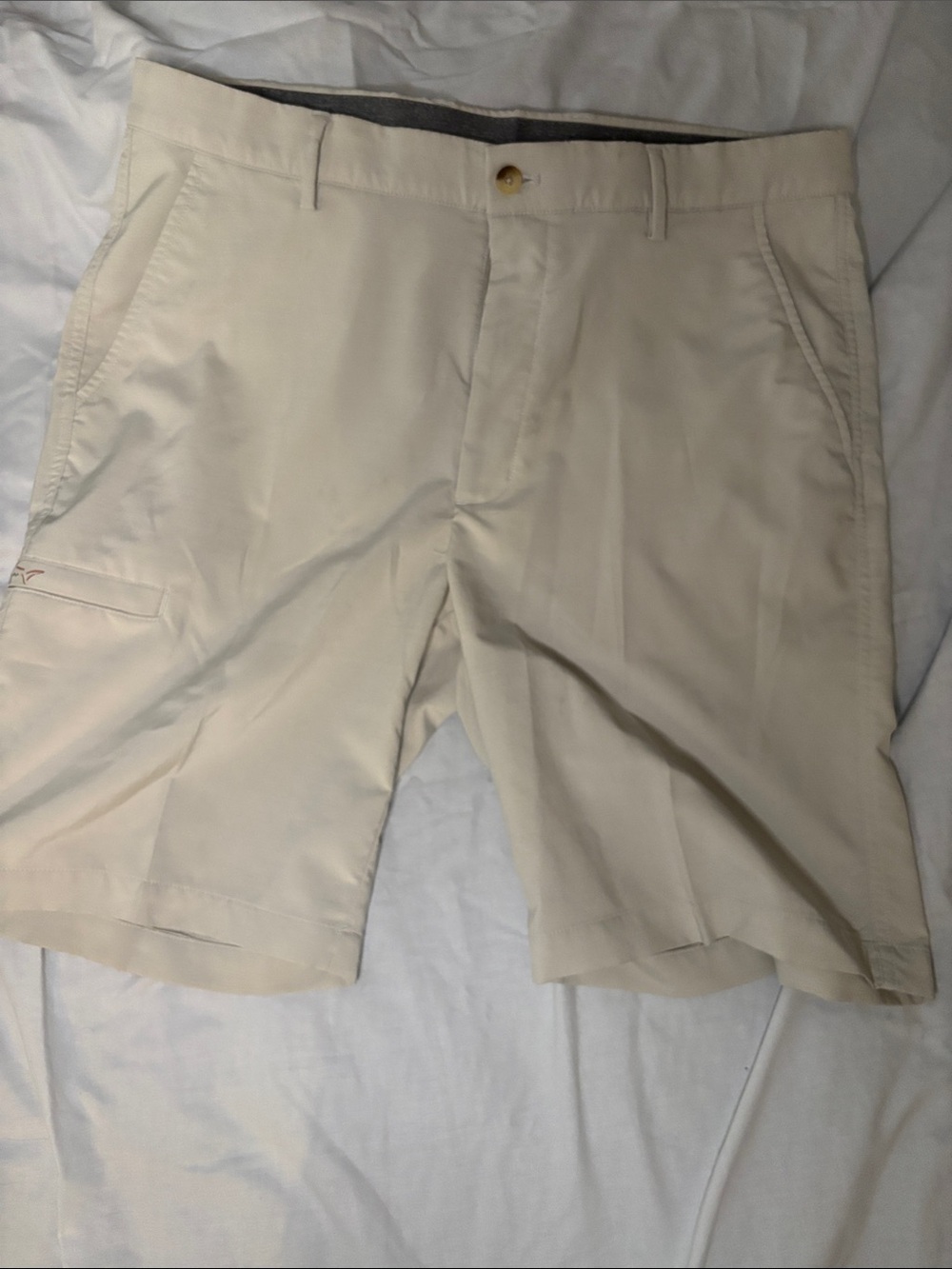 Greg Norman Men’s Golf Shorts Size 34 Khaki Stretch Performance Shark Logo